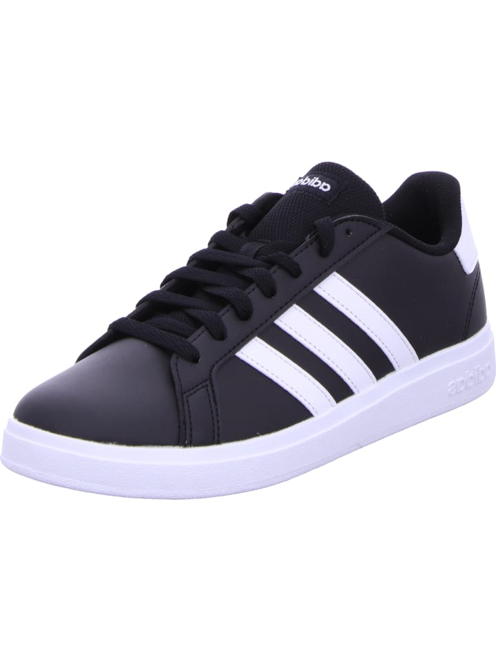 Sneaker in schwarz