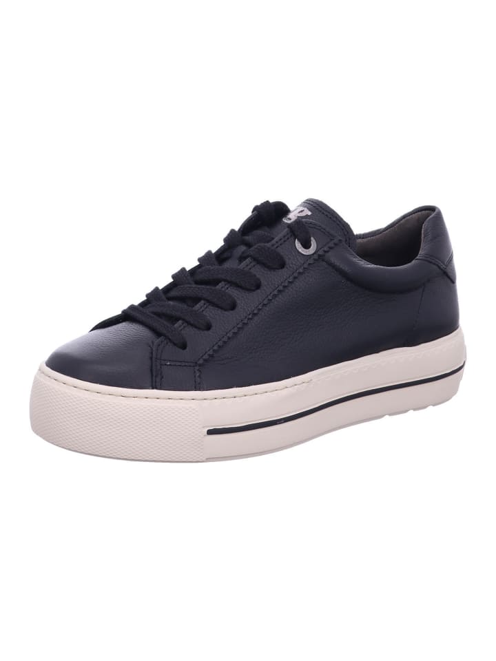 Klassischer Schnürschuh in schwarz