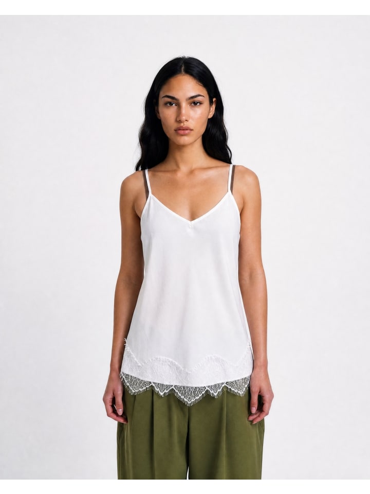 Lace Top in Offwhite