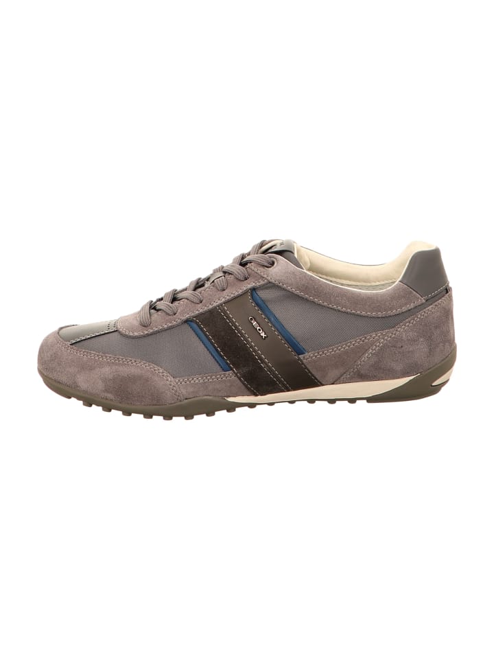 Sportliche Schnürschuhe in Grau