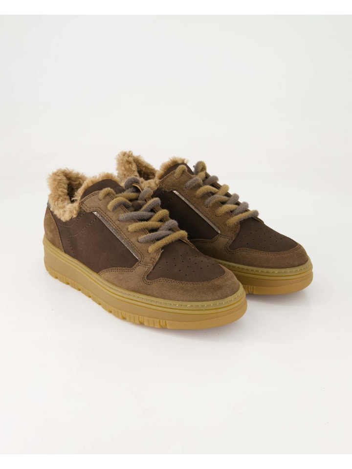 Sneaker low in Braun