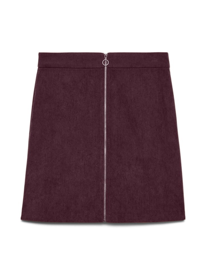 Rock mit Shorts in Winetasting