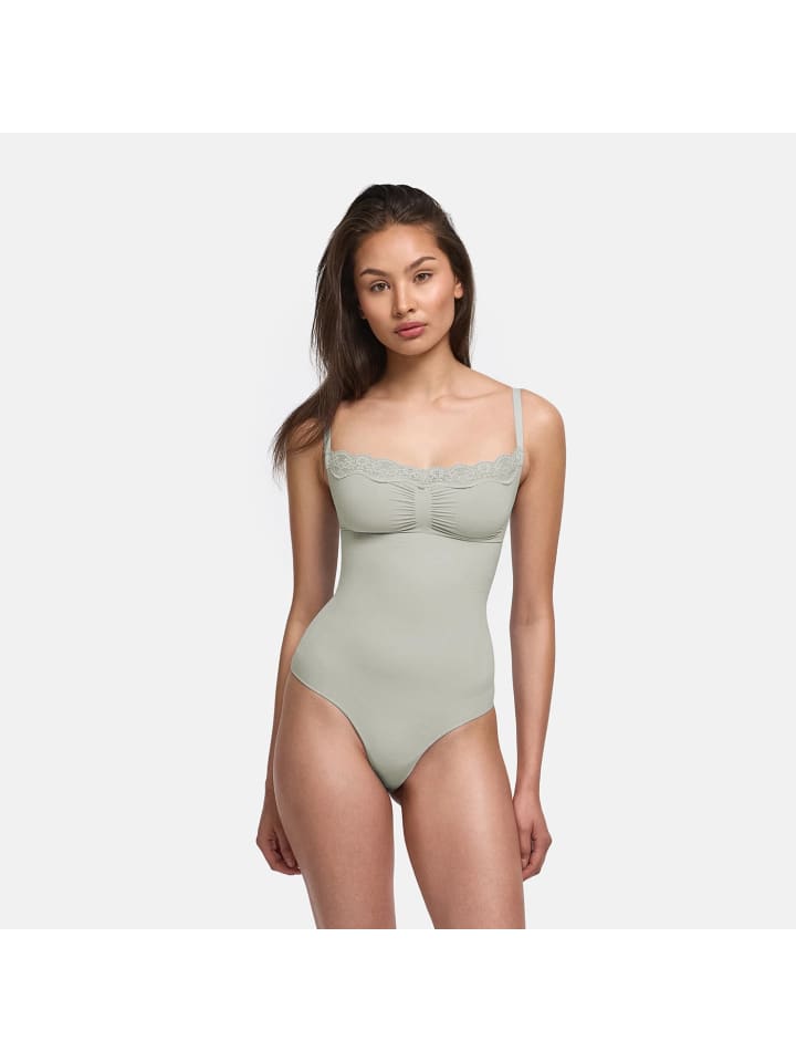 Figurformender Body mit String in Salbeigrün