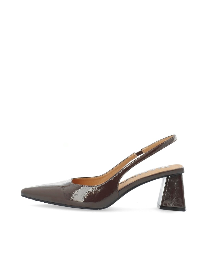 Pumps in Brown