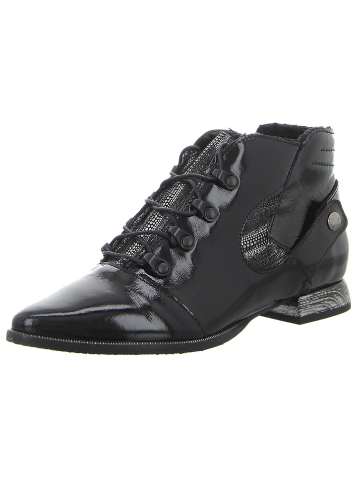 Stiefelette in schwarz