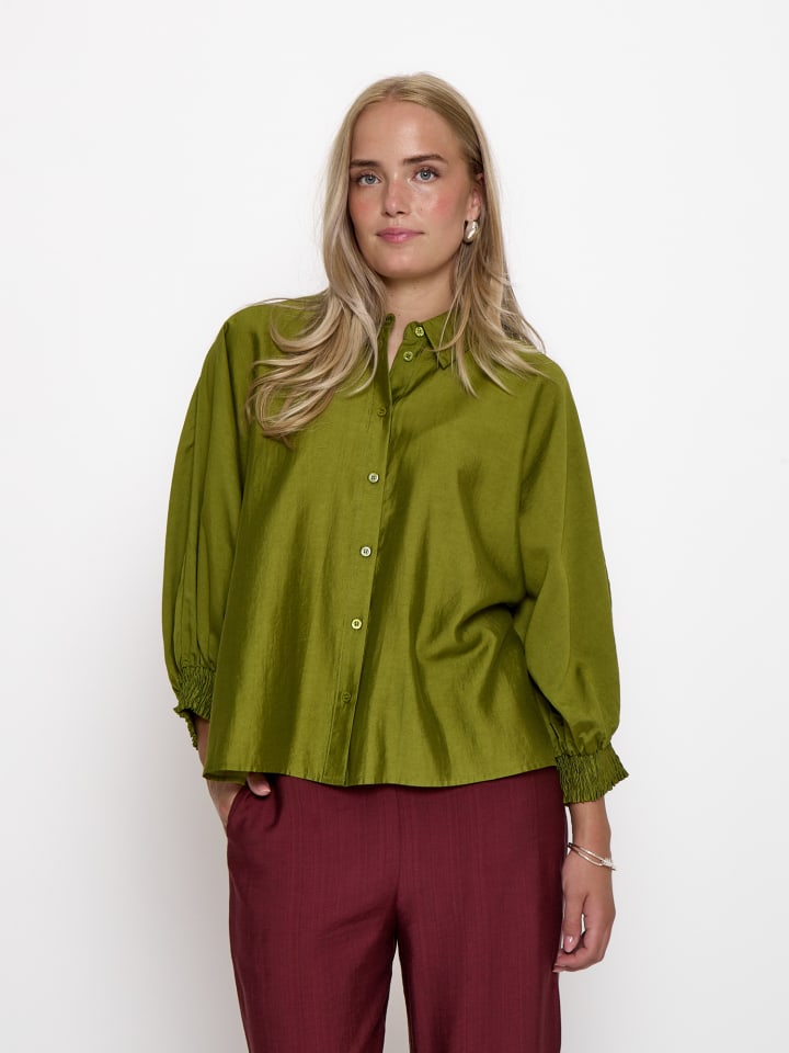 Shirt in Calla Green