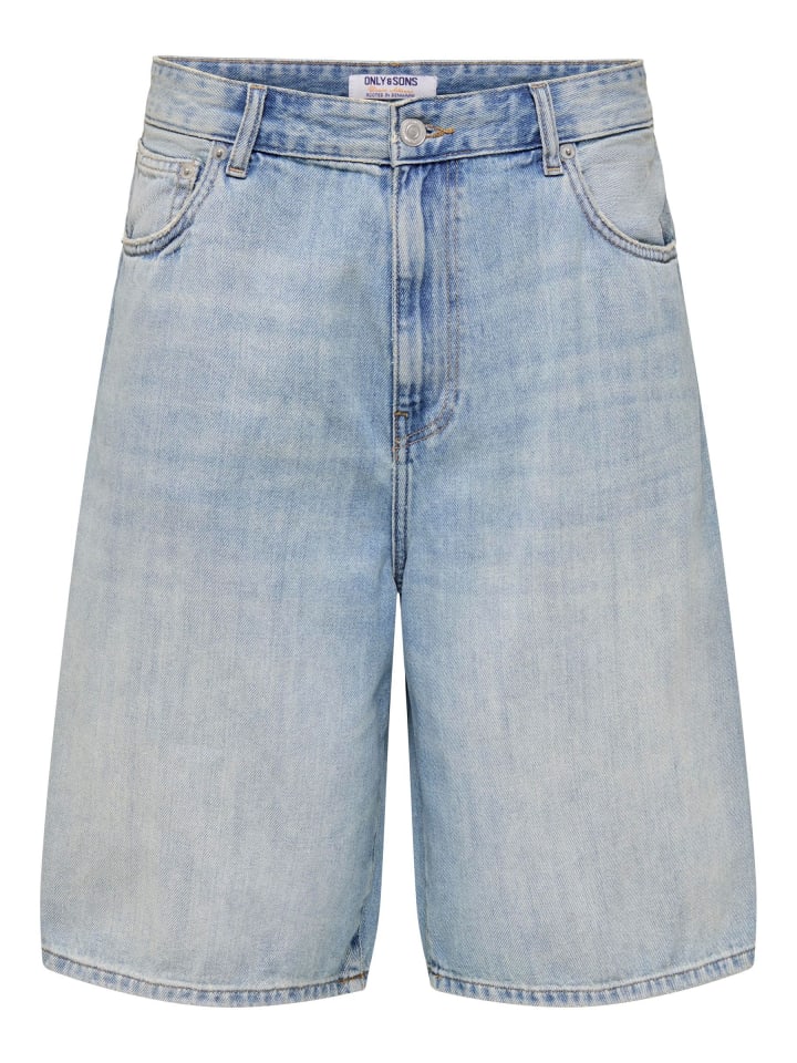 Jeans-Shorts in Light Blue Denim