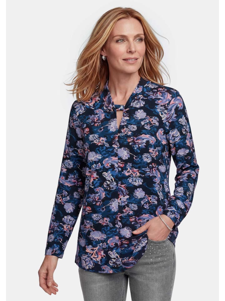 Kurzgröße: Knotenshirt mit Stehkragen in lila / gemustert