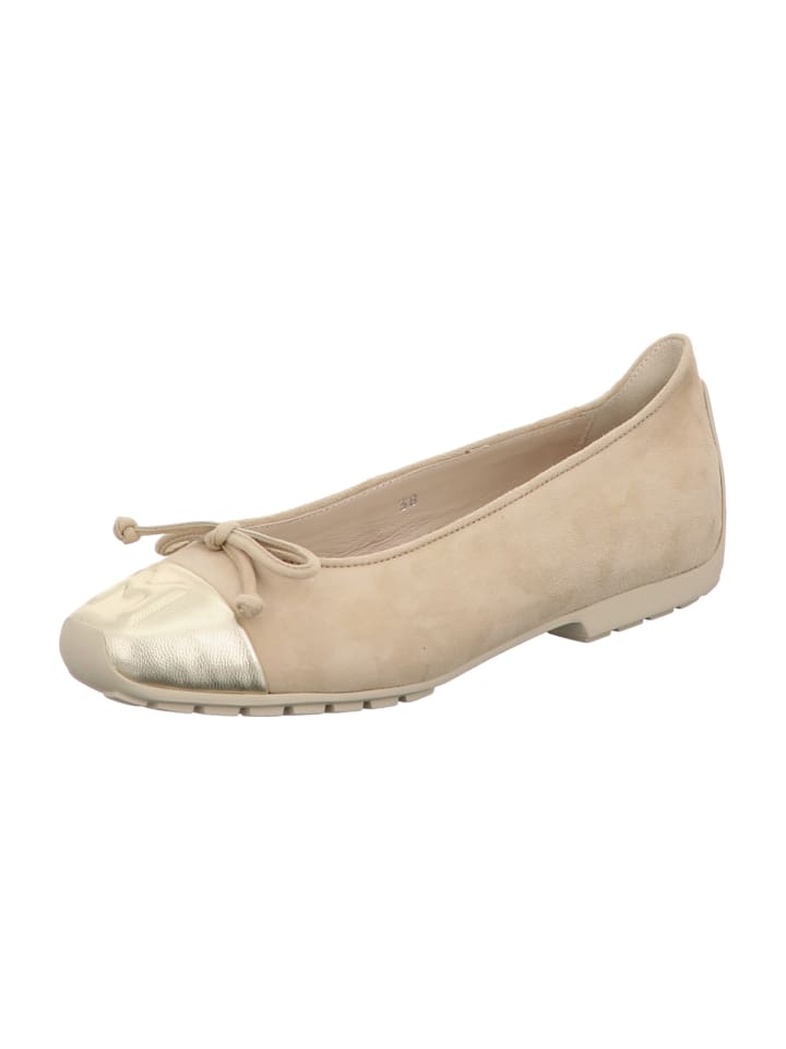Ballerinas in Beige