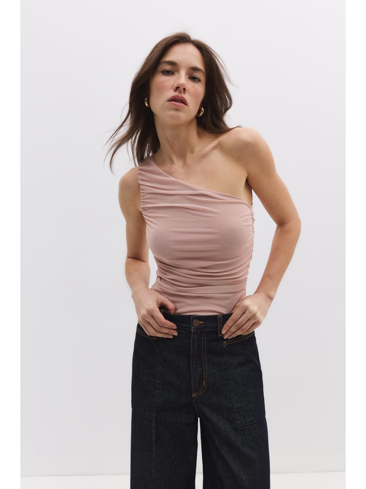 Body in Rosa