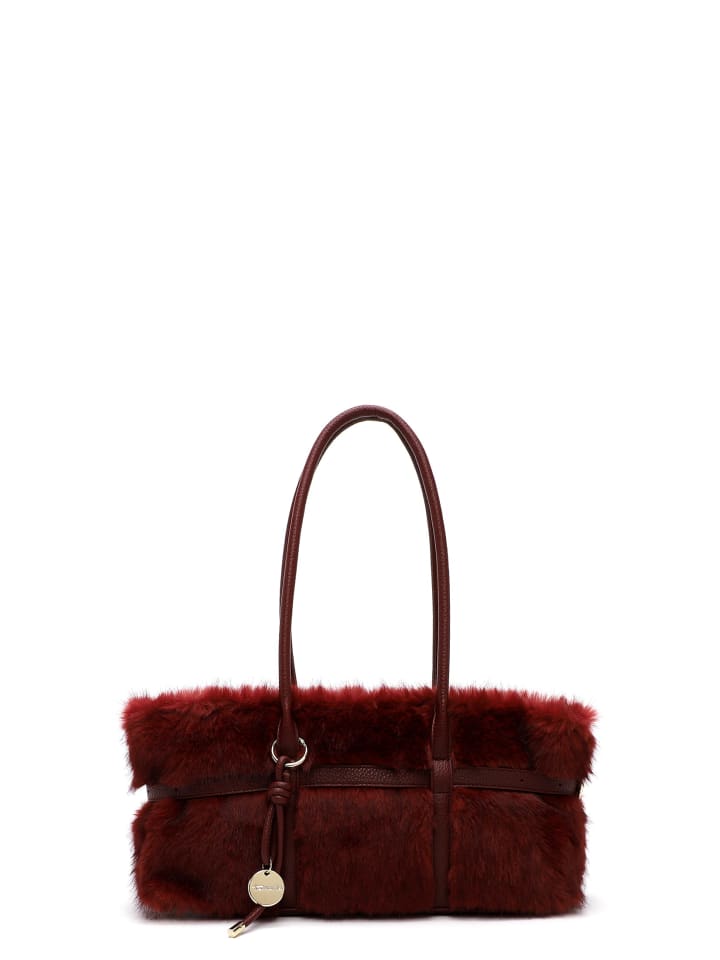 Shopper TAS Martha in wine