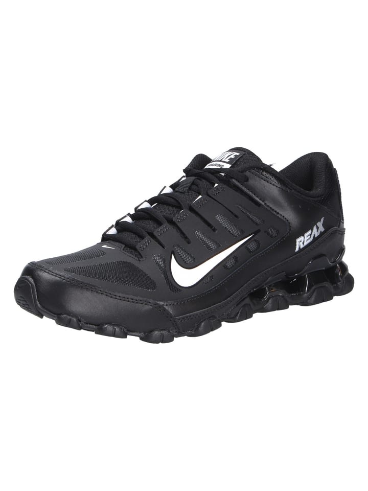 Sneaker REAX 8 TR in schwarz