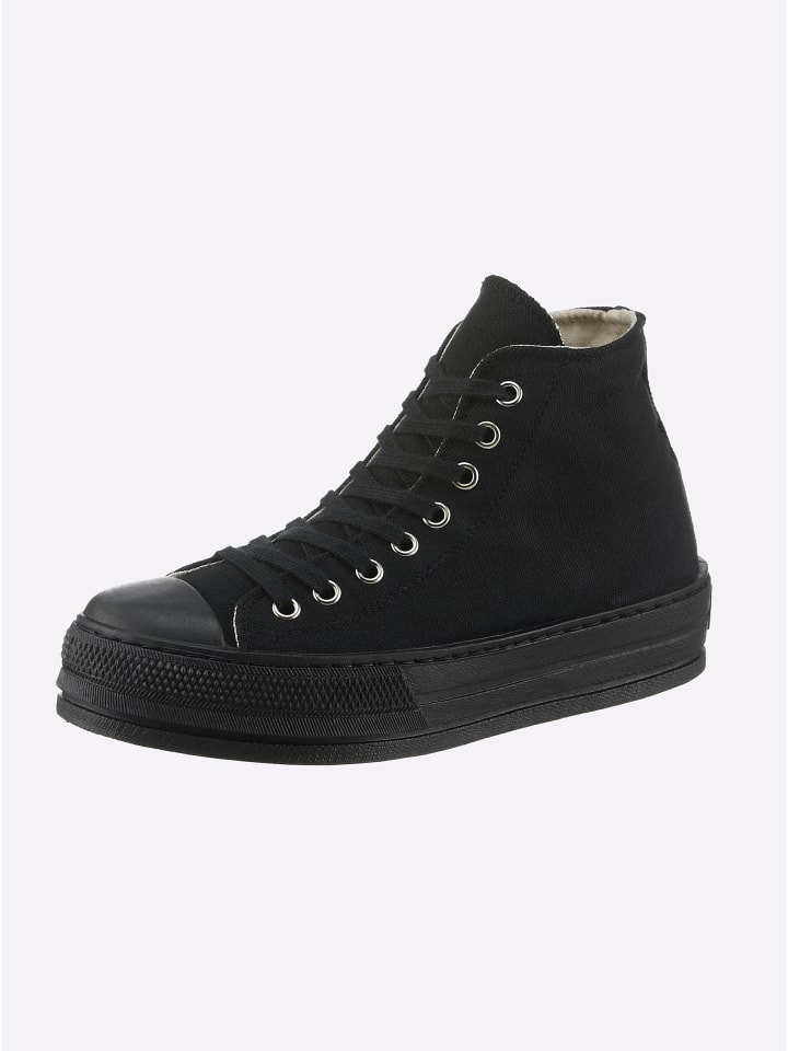 Sneaker in schwarz