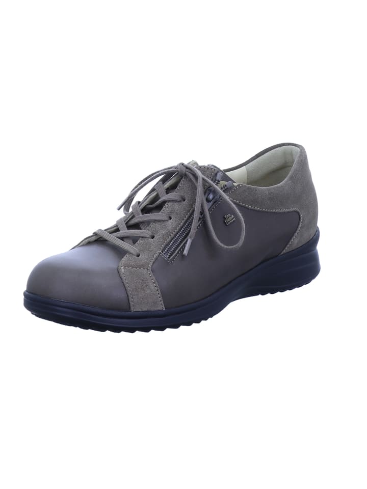 Schnürschuh in braun