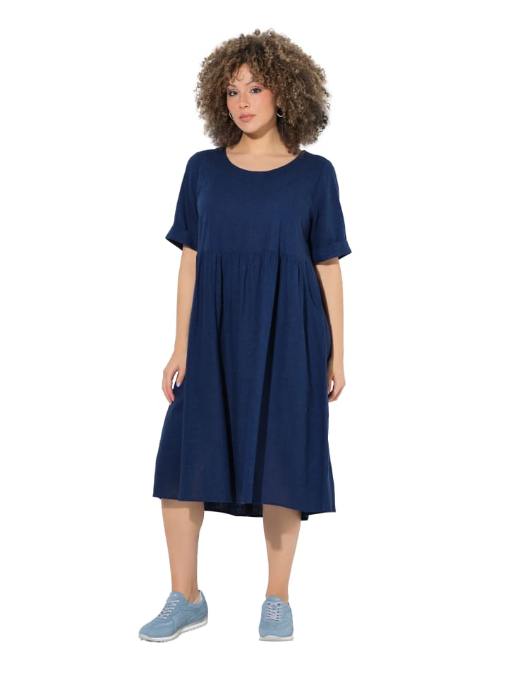 Kleid in tintenblau