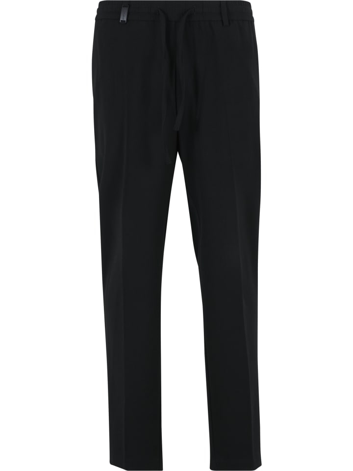 Smart & Tailored in black