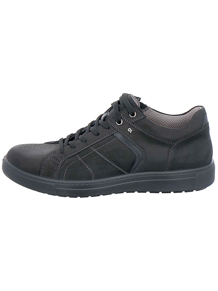 Halbschuhe in Schwarz