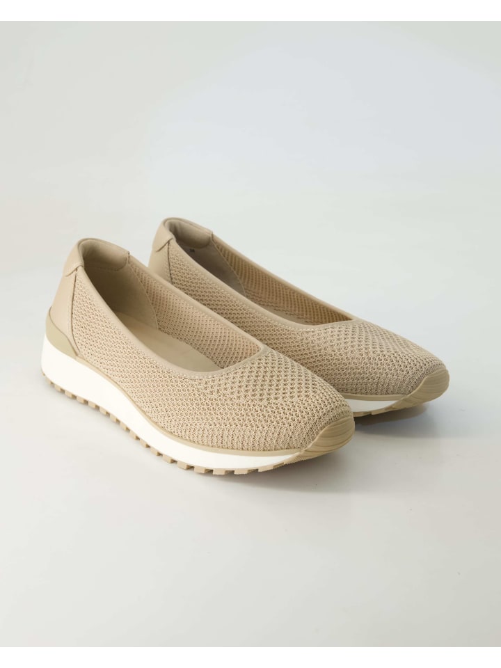 Ballerinas in Beige