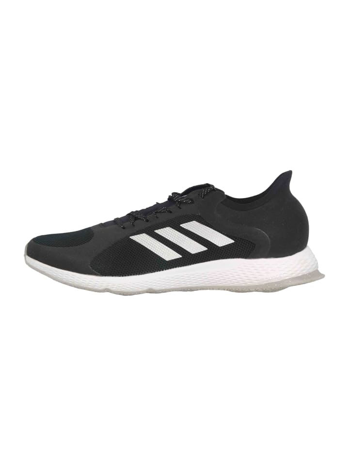 Sportschuhe in Schwarz