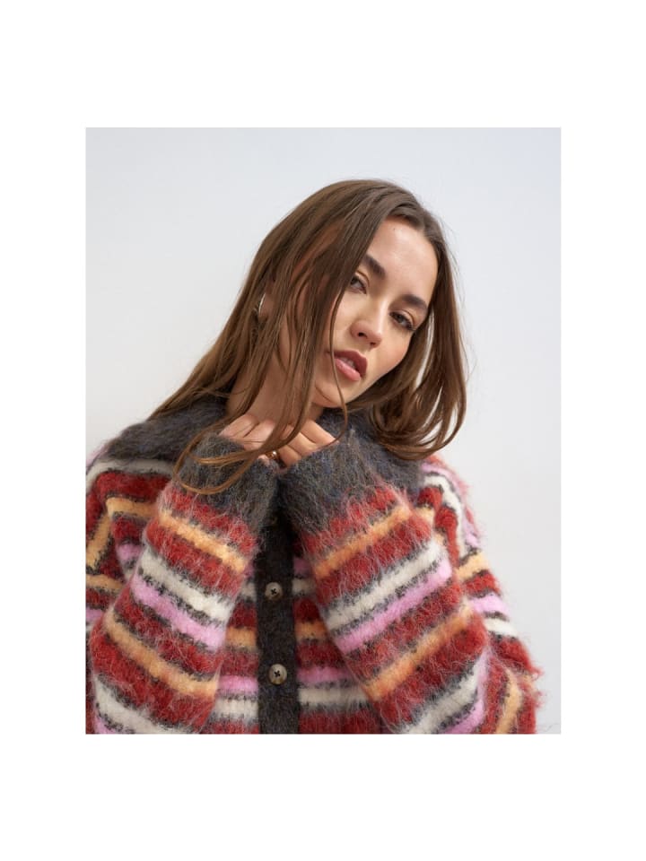 Pullover in Red Heart