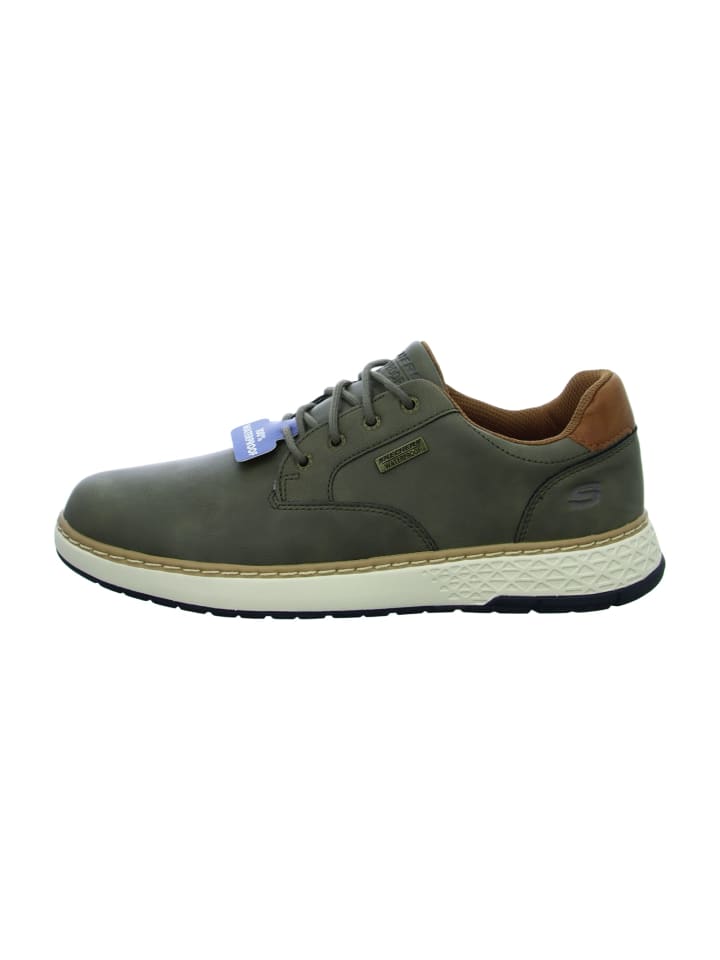 Sportliche Schnürschuhe in Oliv