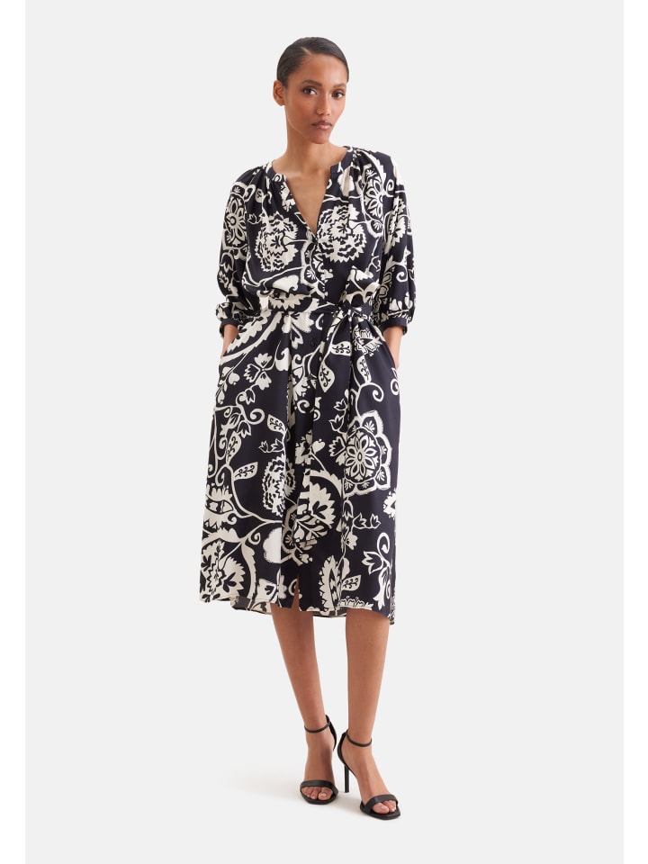 Kleid Regular in Schwarz