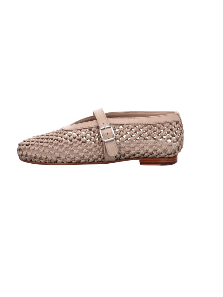 Ballerinas in Beige