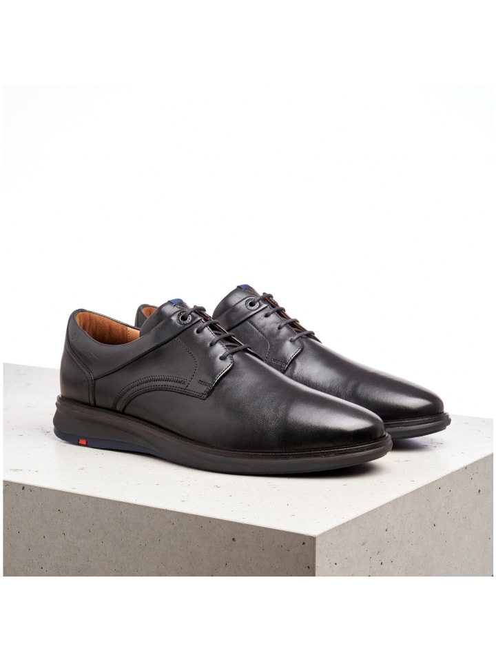 Schnürhalbschuh in schwarz