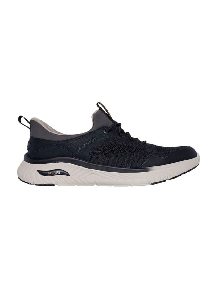Sportliche Slipper in Schwarz
