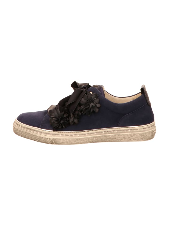 Sportliche Schnürschuhe in Blau