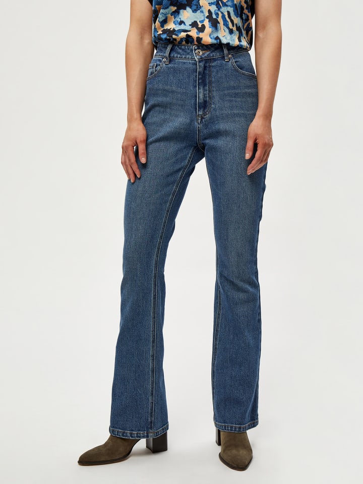 Jeans in Mid Blue Denim