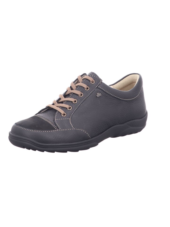 Schnürschuh in schwarz