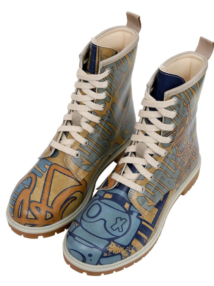Boots Robo Shibuya in Gelb