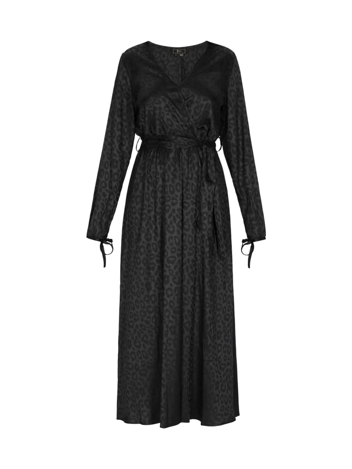 Women Dress in black