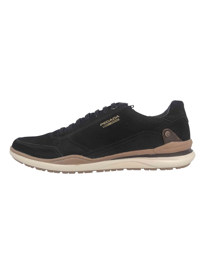 Sneaker in Schwarz