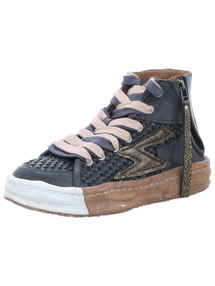 Sneaker in grau
