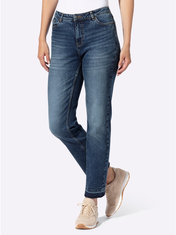 Jeans in blue-stone-washed