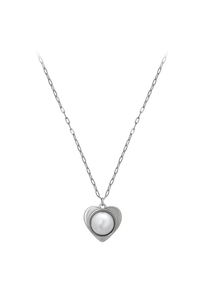 Women Chain Necklace With Heart Pendant in Silver White