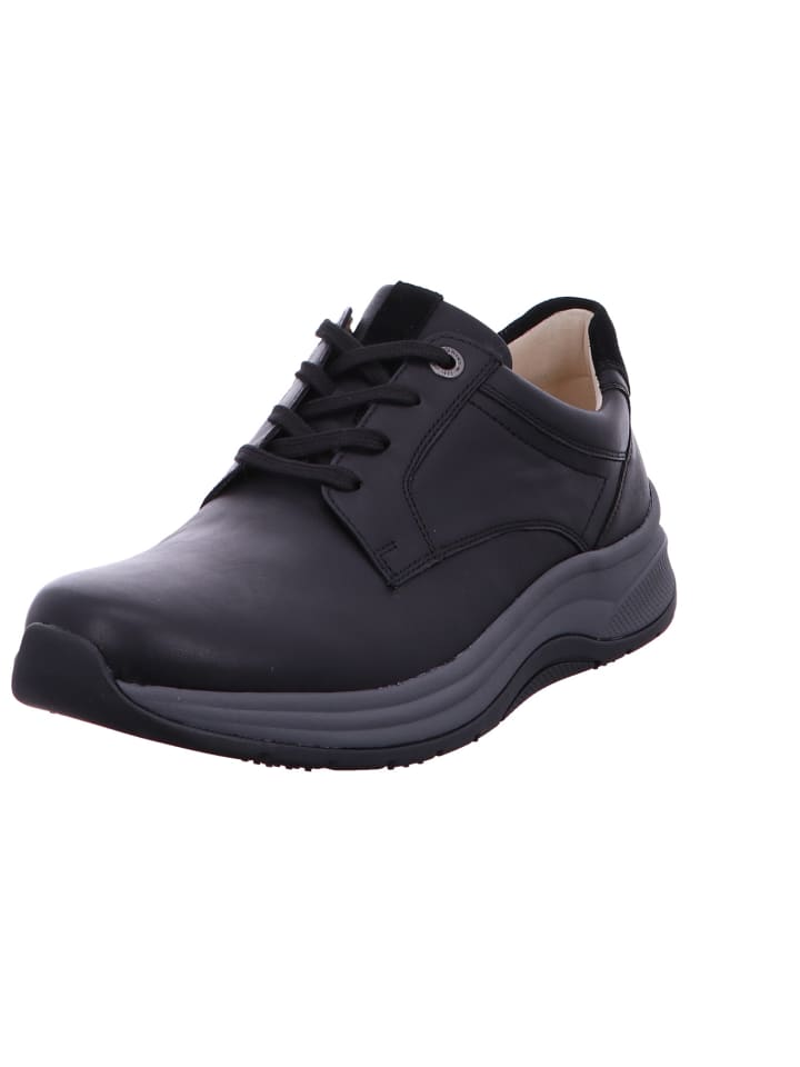 Schnürschuh in schwarz