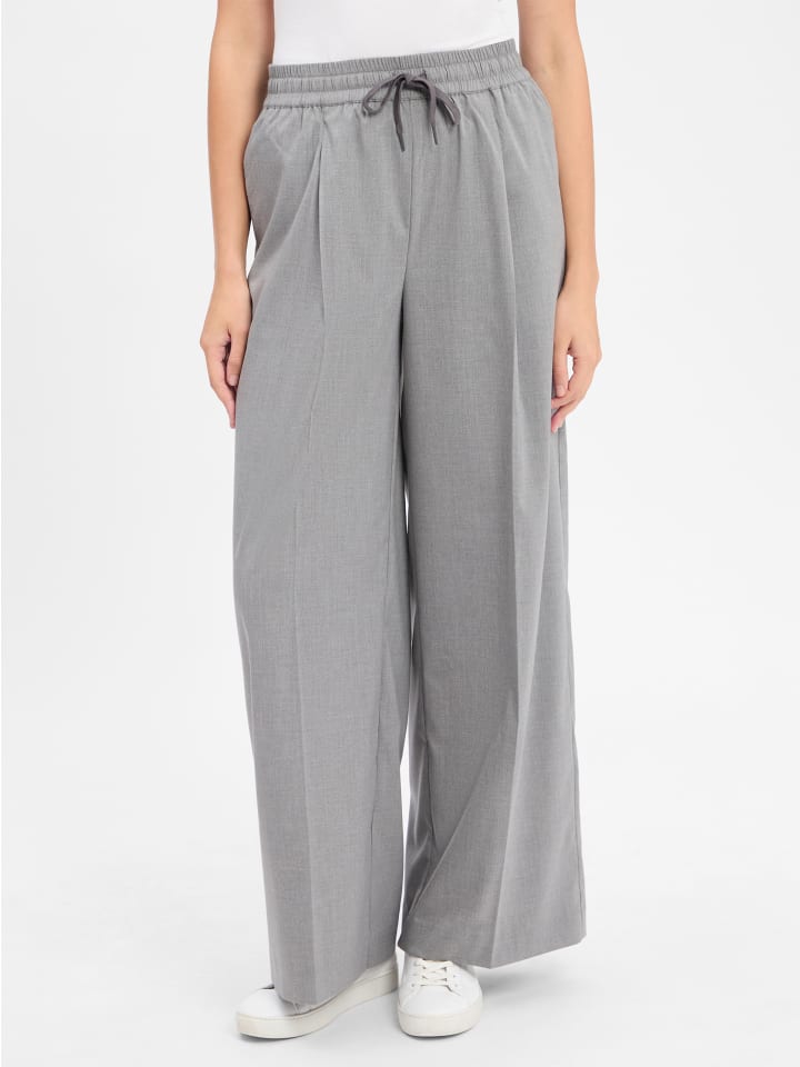 Hose Sarila in grau