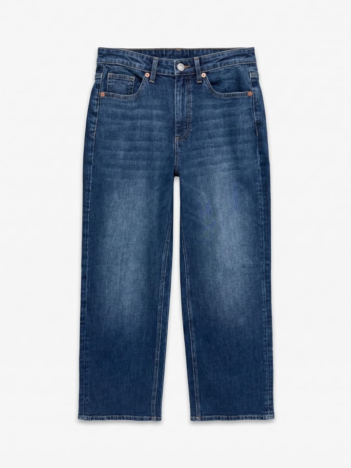 Weit geschnitten in Dark Blue Denim