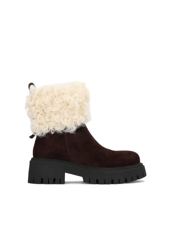 Boots in Braun