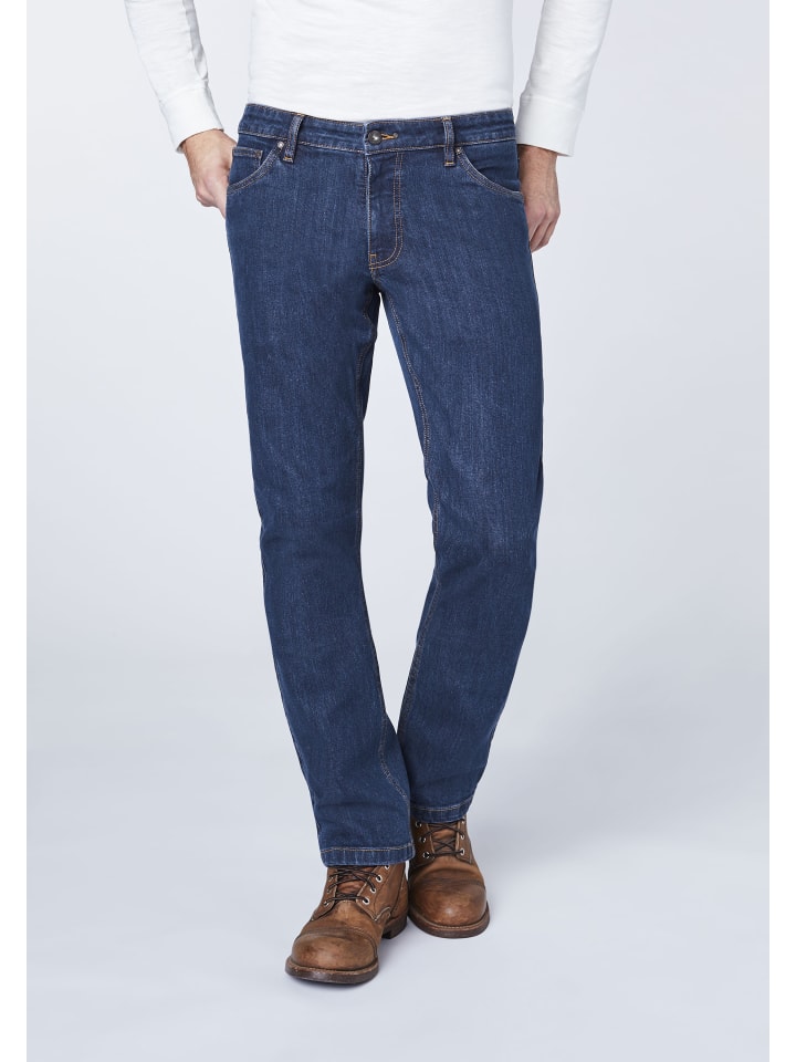 Jeans in klassischer Waschung in Blau