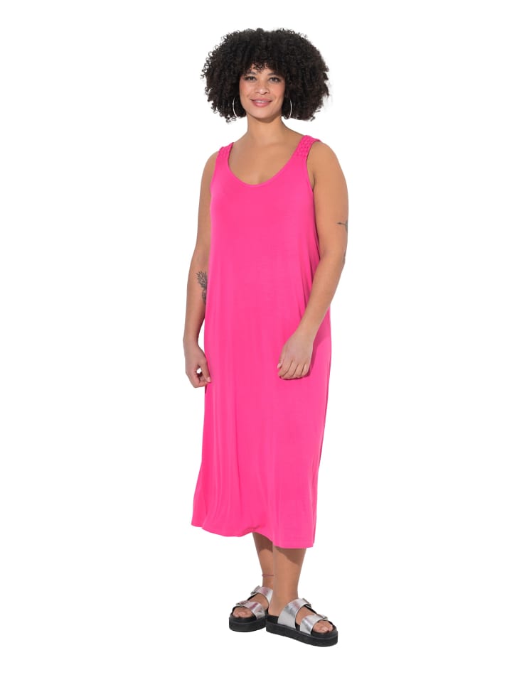 Kleid in hibiskuspink