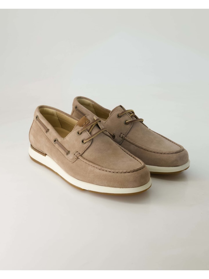 Klassische Schnürschuhe in Beige