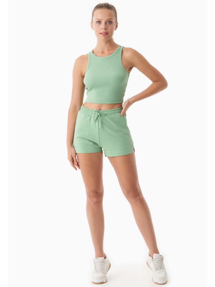 Shorts "SANNDRA" in Mineralgrün
