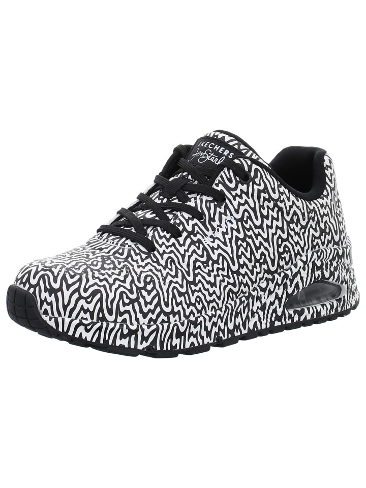 Sneaker in schwarz
