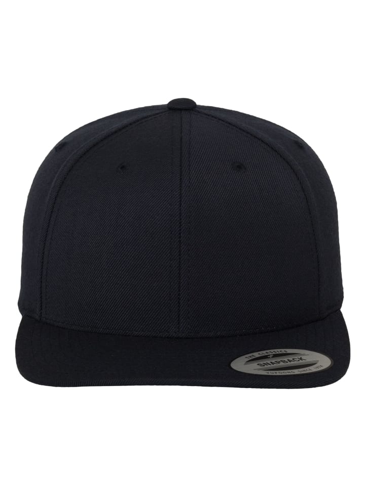Snapback in dark navy