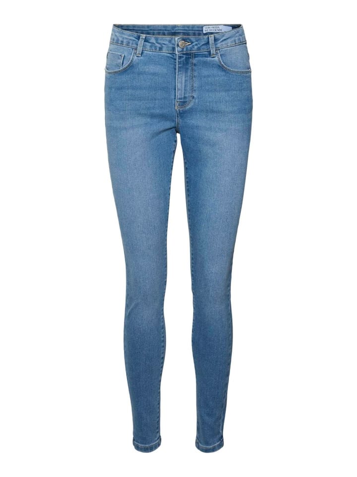 Skinny Jeans in Medium Blue Denim