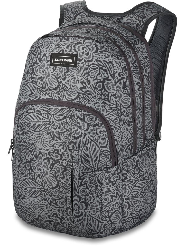 Rucksack in maze